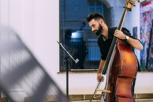 «Pro et Contra. Сцена нової музики»