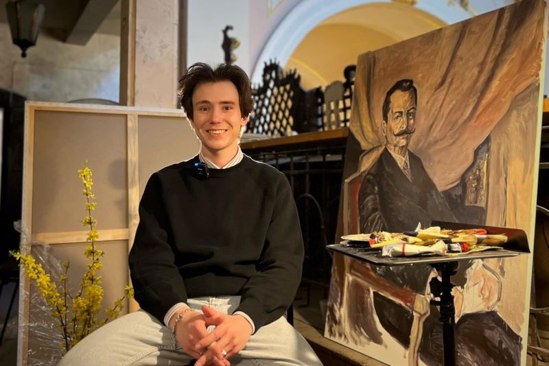 Величезні портрети українських композиторів експонують у Львівському органному залі 