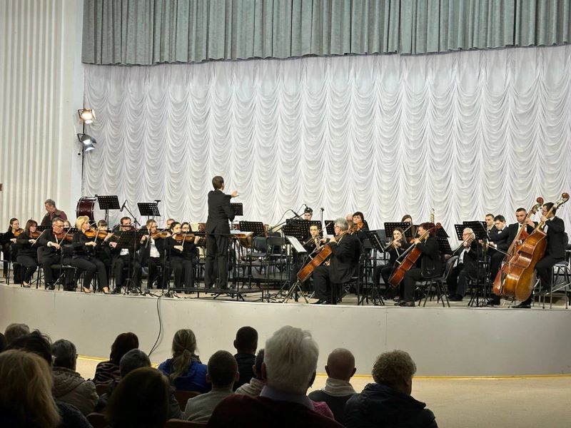 Симфонічний оркестр презентував концертну програму для захисників, ВПО та жителів міста