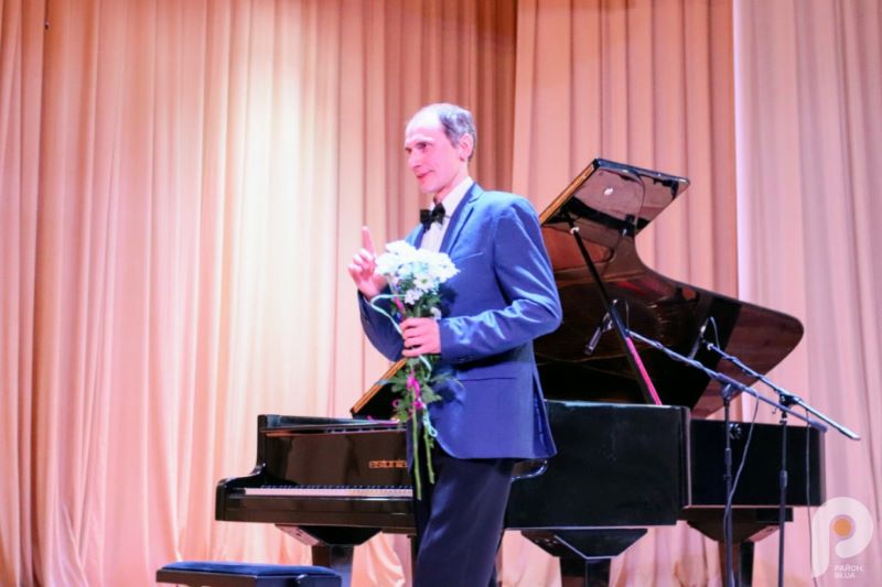 Піаніст з Харкова Юрій Попов зіграв у Луцьку сольний концерт